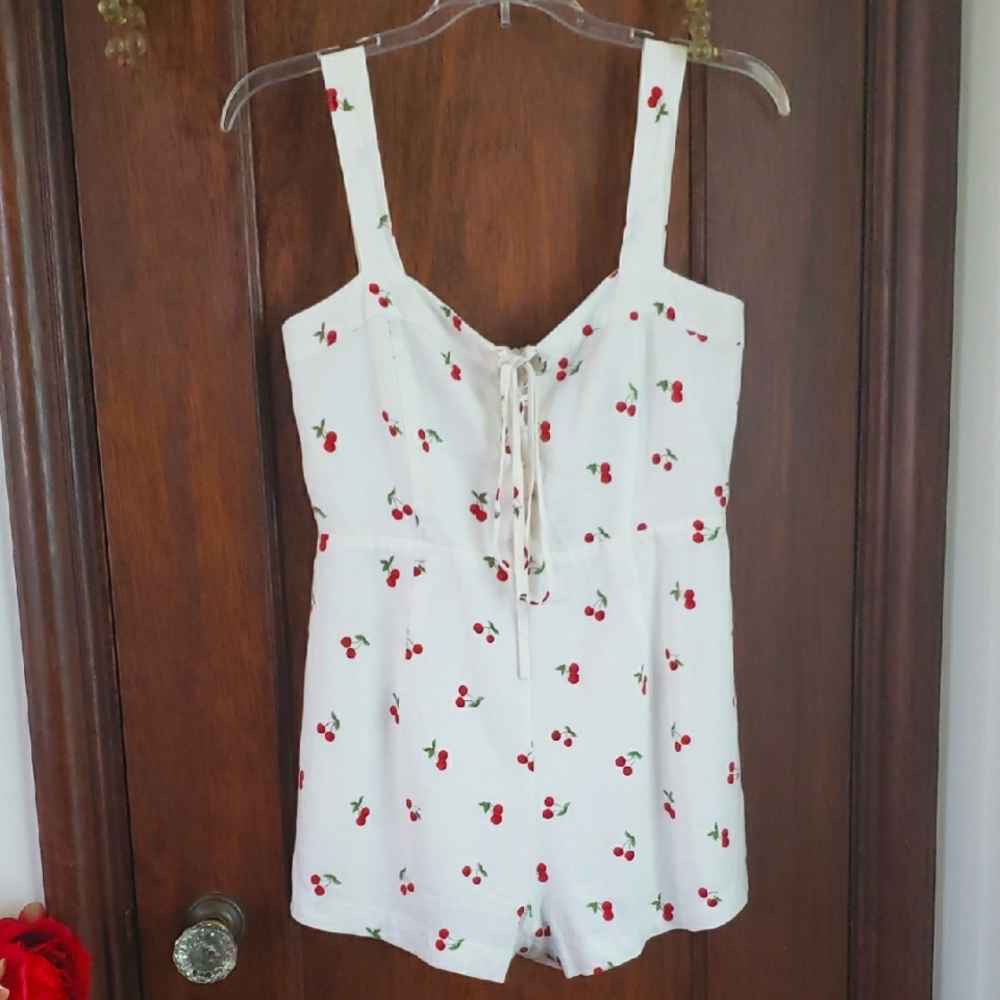 Forever 21 White Romper With Cherries Size Small